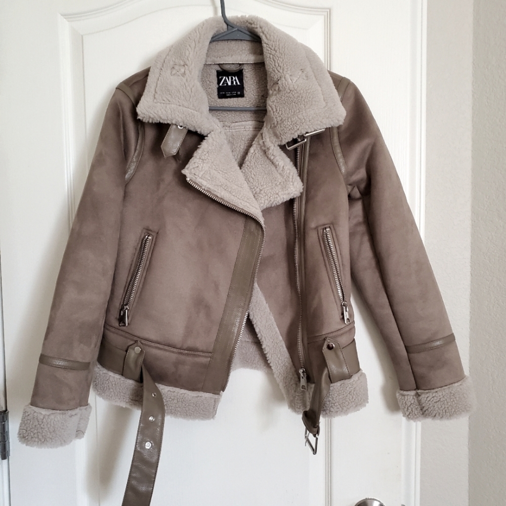 Warm ,faux suede,fleece collar adjustable straps,brand new,without tags,sz xs